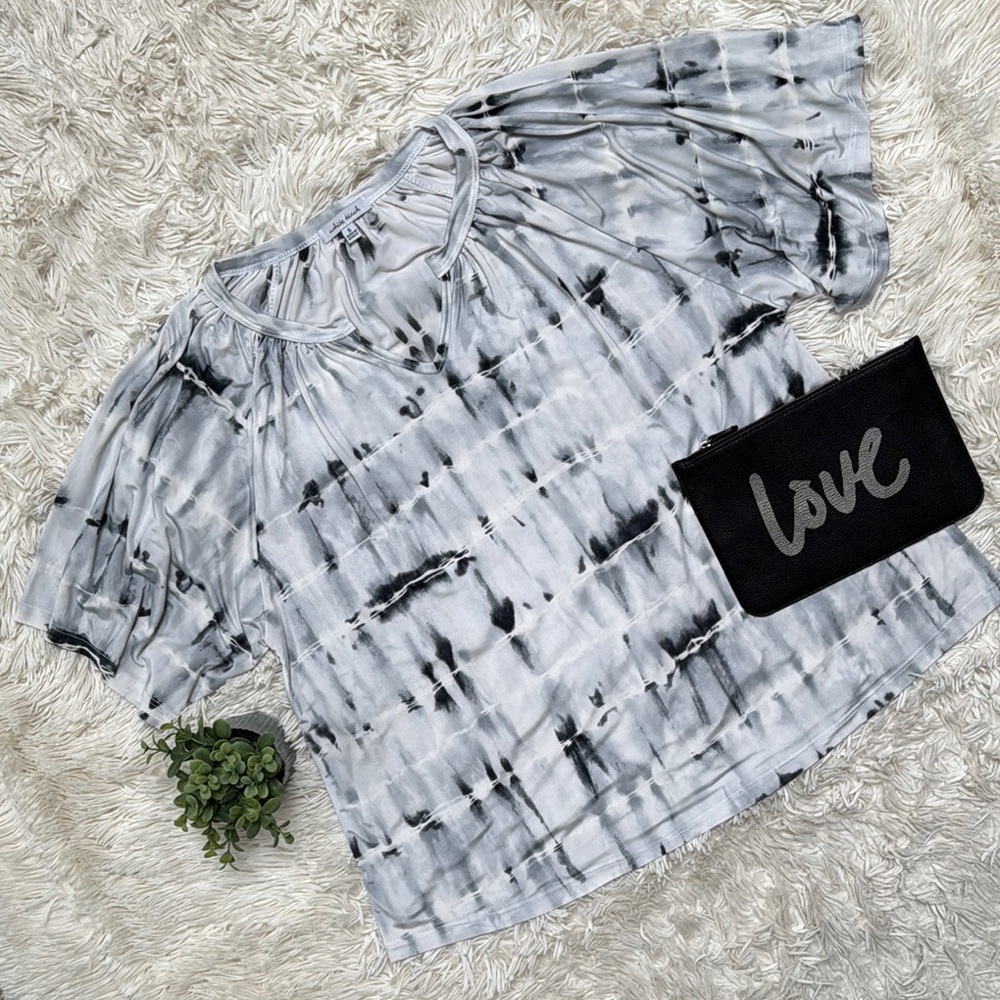 White Birch Notched Neck Blouse 💗 Gray & Black